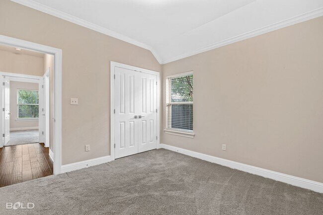 Building Photo - 619 Labarre Ln