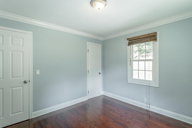 Building Photo - Charming Family Haven: 3 Bedroom Gem with Inviting Outdoor Space