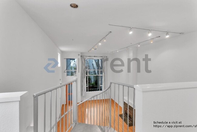 Building Photo - 950 Harrison St