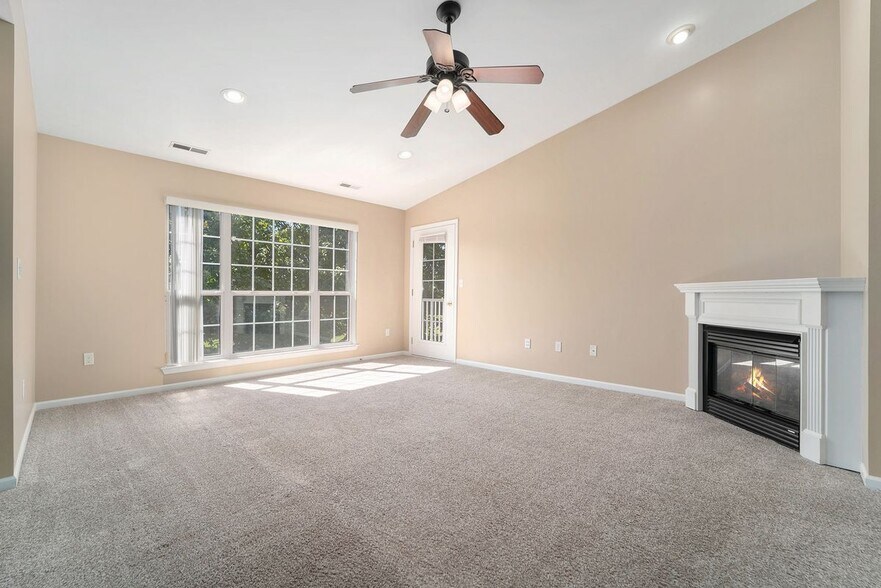Building Photo - 22209 Chesapeake Cir