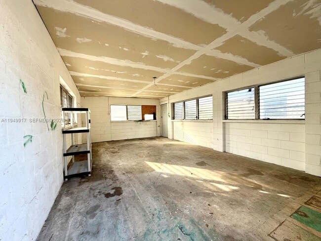 Building Photo - 565 Forrest Dr