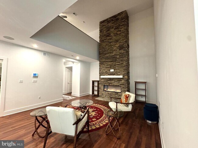Building Photo - 8708 Southrun Ct