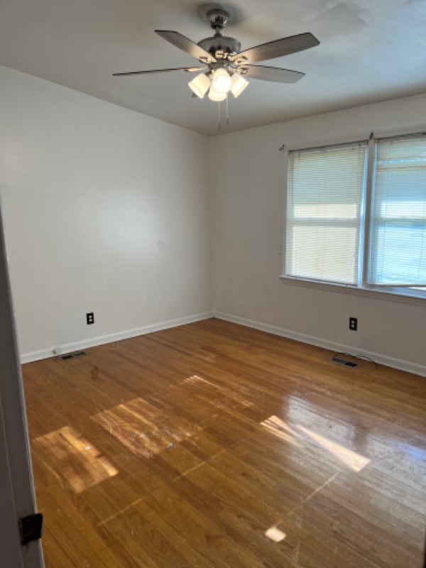 Building Photo - 729 Glensford Dr