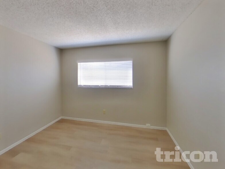 Building Photo - 3629 W Kelton Ln