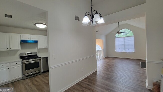 Building Photo - 3206 Diamond Blf