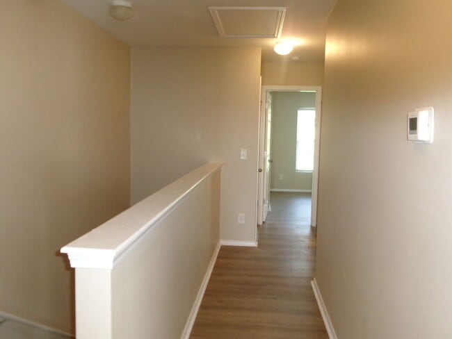 Building Photo - 3 bedroom, 3 bath townhome in Kiskadee Parke