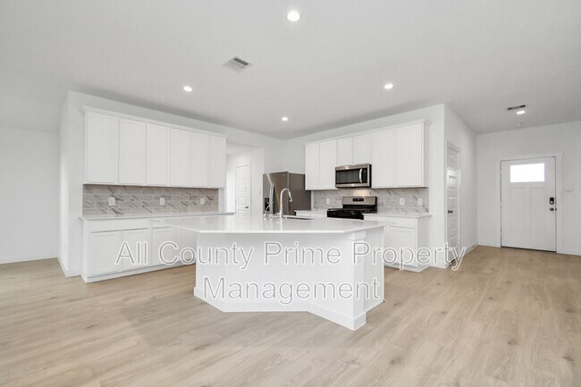 Building Photo - 29935 Gallatin River Ln
