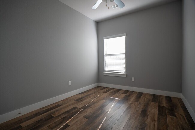 Building Photo - 3-bedroom, 2-bathroom home located in the beautiful Pea Ridge, AR