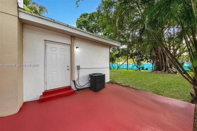 Building Photo - 501 Carolina Ave