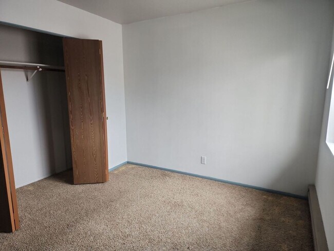 Building Photo - 171 College Way