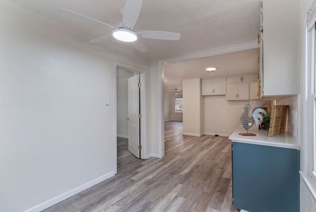 Building Photo - 1809 NW Lincoln Ave