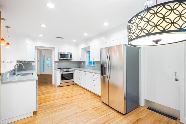 Building Photo - 648 Sevilla Ave