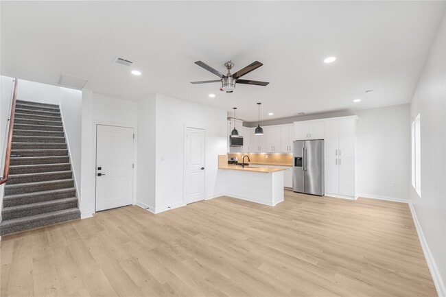 Building Photo - 6809 Fairway Dr