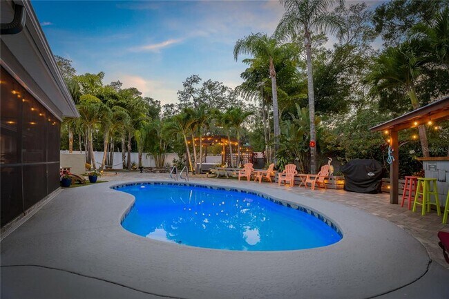 Building Photo - 808 Rustic Oaks Dr