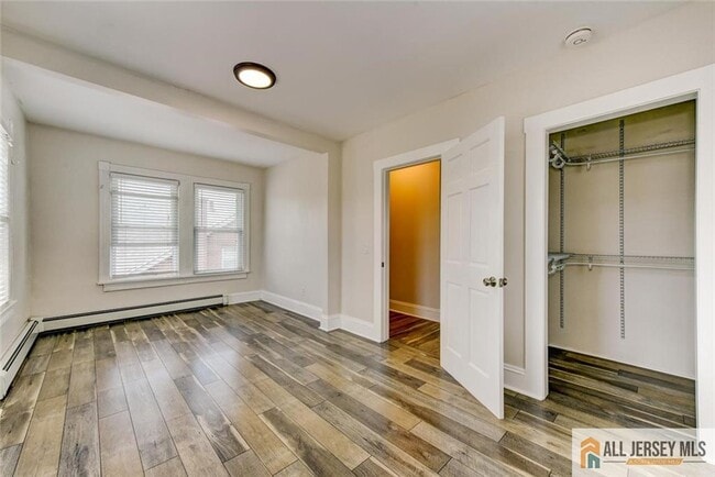 Building Photo - 37 E Somerset St