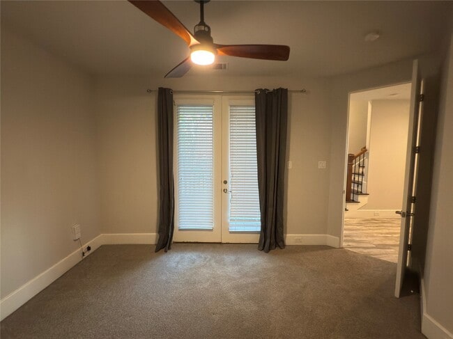 Building Photo - 5640 Larkin St