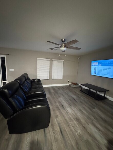 Building Photo - 540 Desert Senna Ave