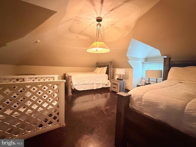 Building Photo - 3119 South Dakota Ave NE