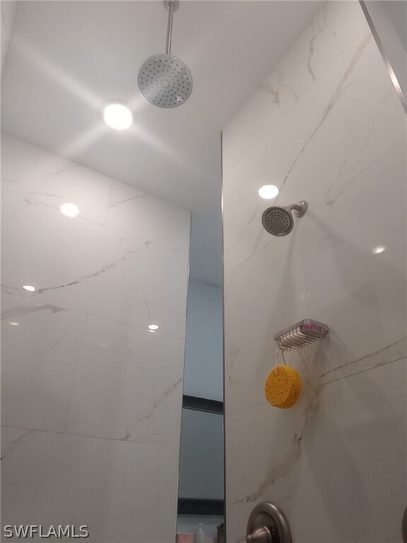 Building Photo - 3962 Everglades Blvd S