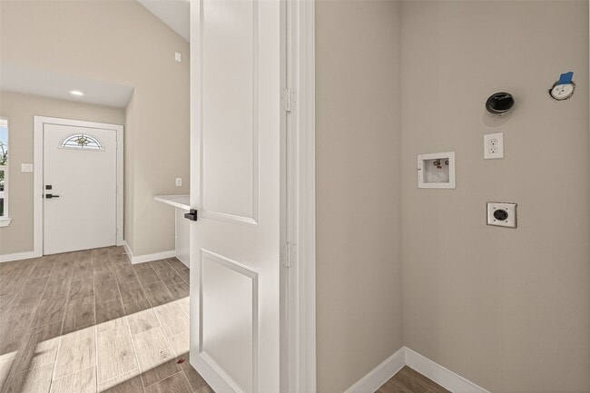 Building Photo - 8902 Alejo Dr