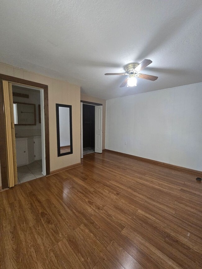 Building Photo - 404 E Hopi St