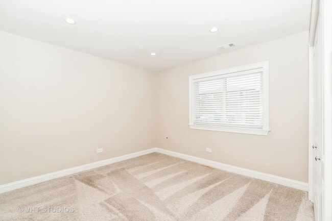 Building Photo - 9119 Lincoln Ct