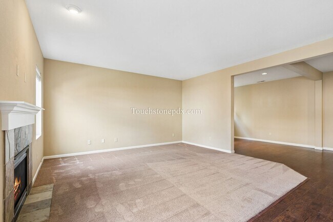 Building Photo - Spacious 4 BR 2.5 BA Home in Damascus