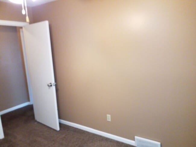 Building Photo - 10013 N Harrison Dr