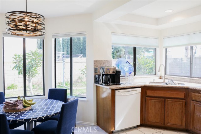 Building Photo - 183 S Starflower St