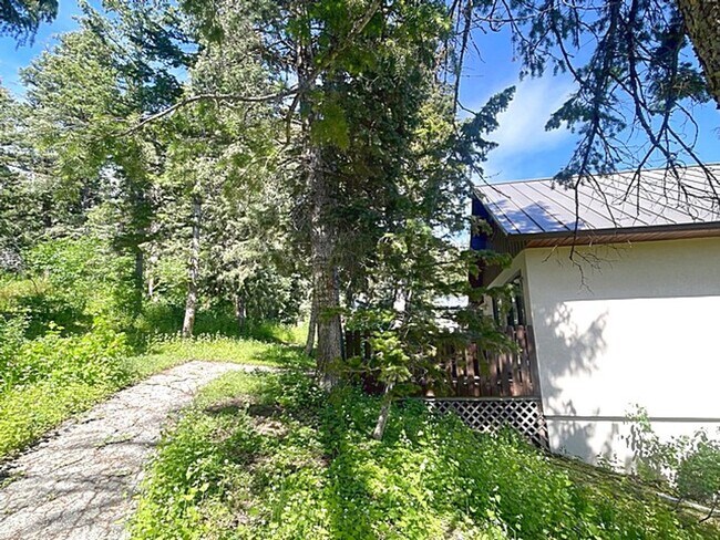 Building Photo - Mountain Retreat Home in Summit Park