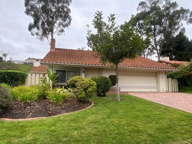 Building Photo - 3BR 3BA home, located in beautiful Solana Beach! Spacious layout with lush landscape