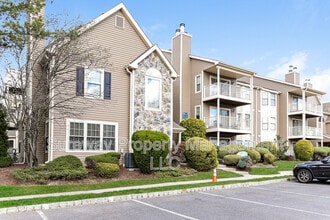 Building Photo - 447 Meade Ct