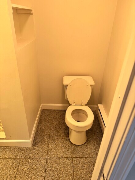 Building Photo - 70 Joy St