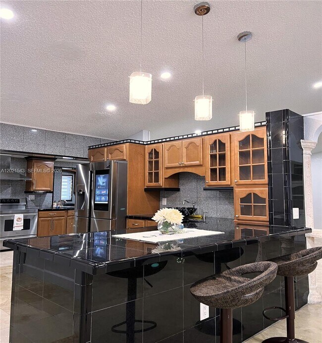 Building Photo - 15540 SW 156th Ave