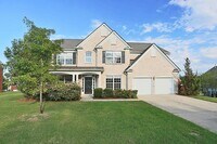 Building Photo - Family friendly home in highly sought afte...