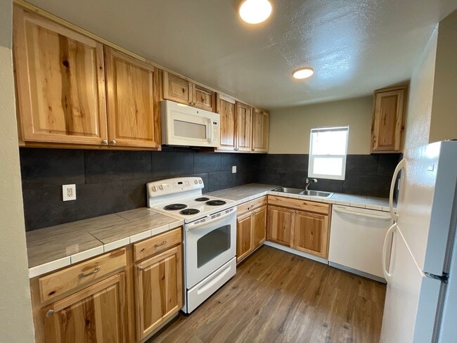 Building Photo - Country Living in Culver - 2 Bedroom / 1 Bath Home