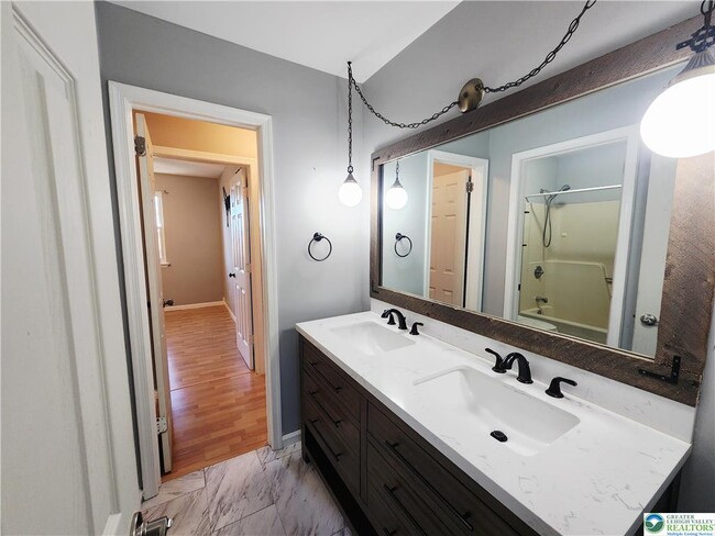 Building Photo - 241 Willow St