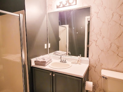 Master Bathroom - 1931 Bayrose Cir