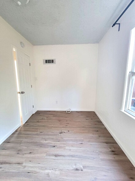 Building Photo - 416 N 3rd Ave