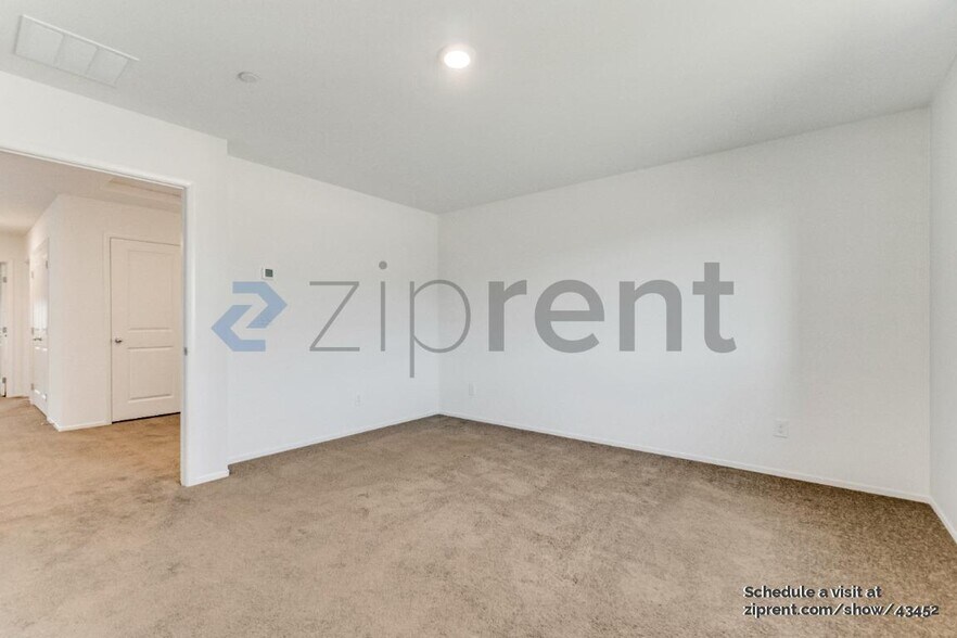 Building Photo - 4118 Lunar Cyn Ave