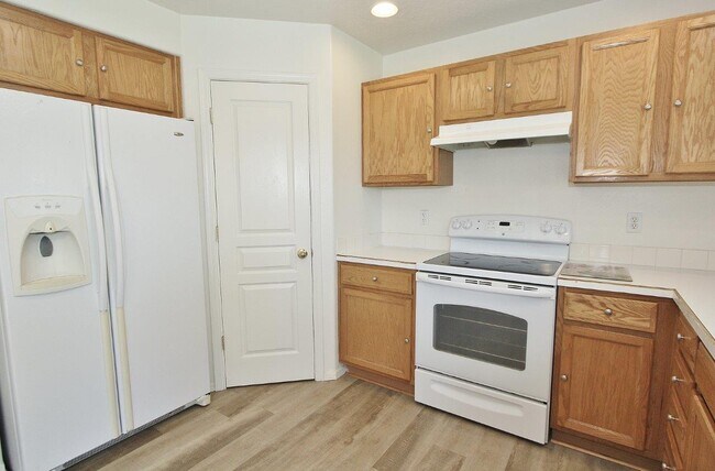 Building Photo - 3721 Pierre Ave