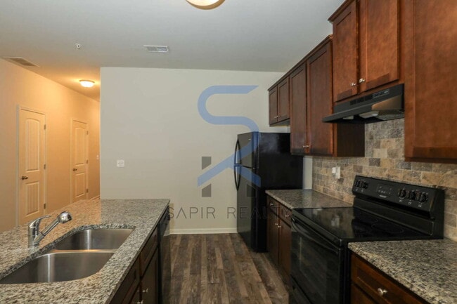 Building Photo - Modern Townhome Living – 3BR/3BA in The Gardens at Lovejoy