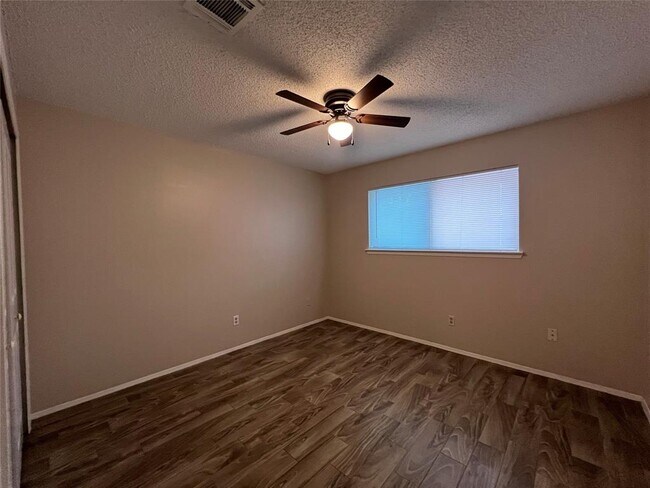 Building Photo - 22422 Elsinore Dr