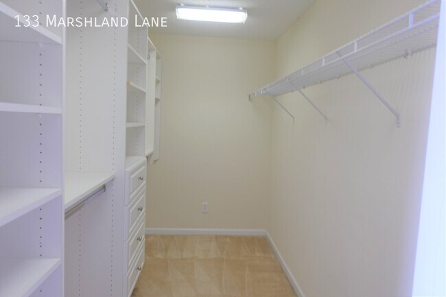 Building Photo - 133 Marshland Ln