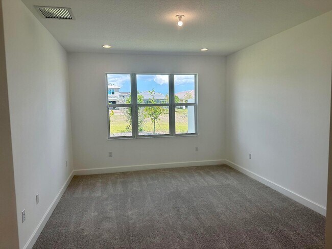 Building Photo - 1346 Harvester Xing