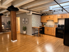 Building Photo - Charming Loft-Style Condo Near Pueblo Riverwalk. 25% OFF FIRST MONTH'S RENT