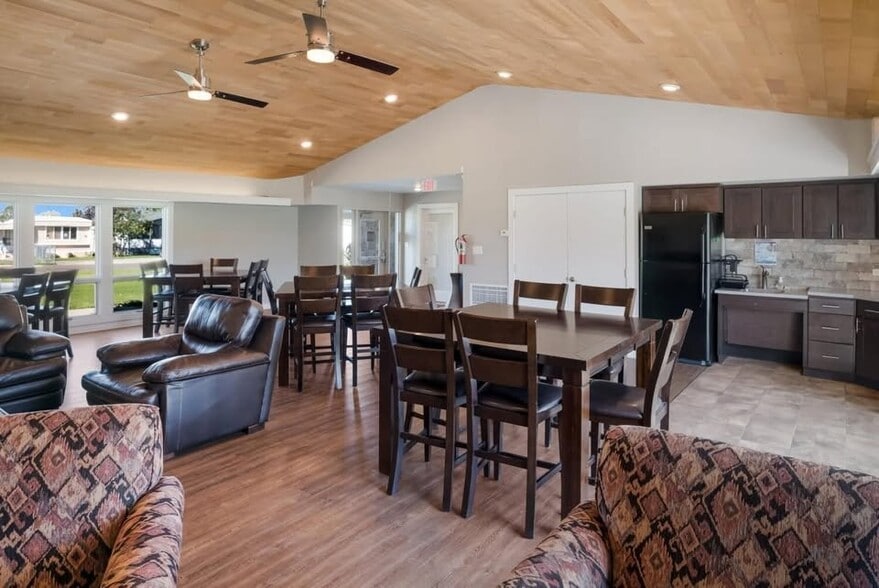 Building Photo - 3805 7th St NE