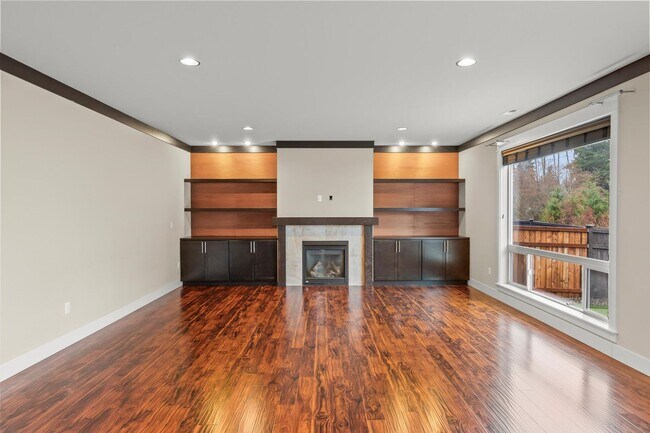 Building Photo - Backyard Putting Green + Outdoor Fireplace | Comfortable Puyallup Rental