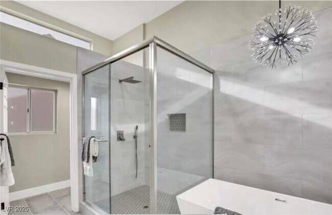 Building Photo - 2608 Desert Sands Dr