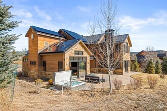 Building Photo - 649 Saddleback Rd
